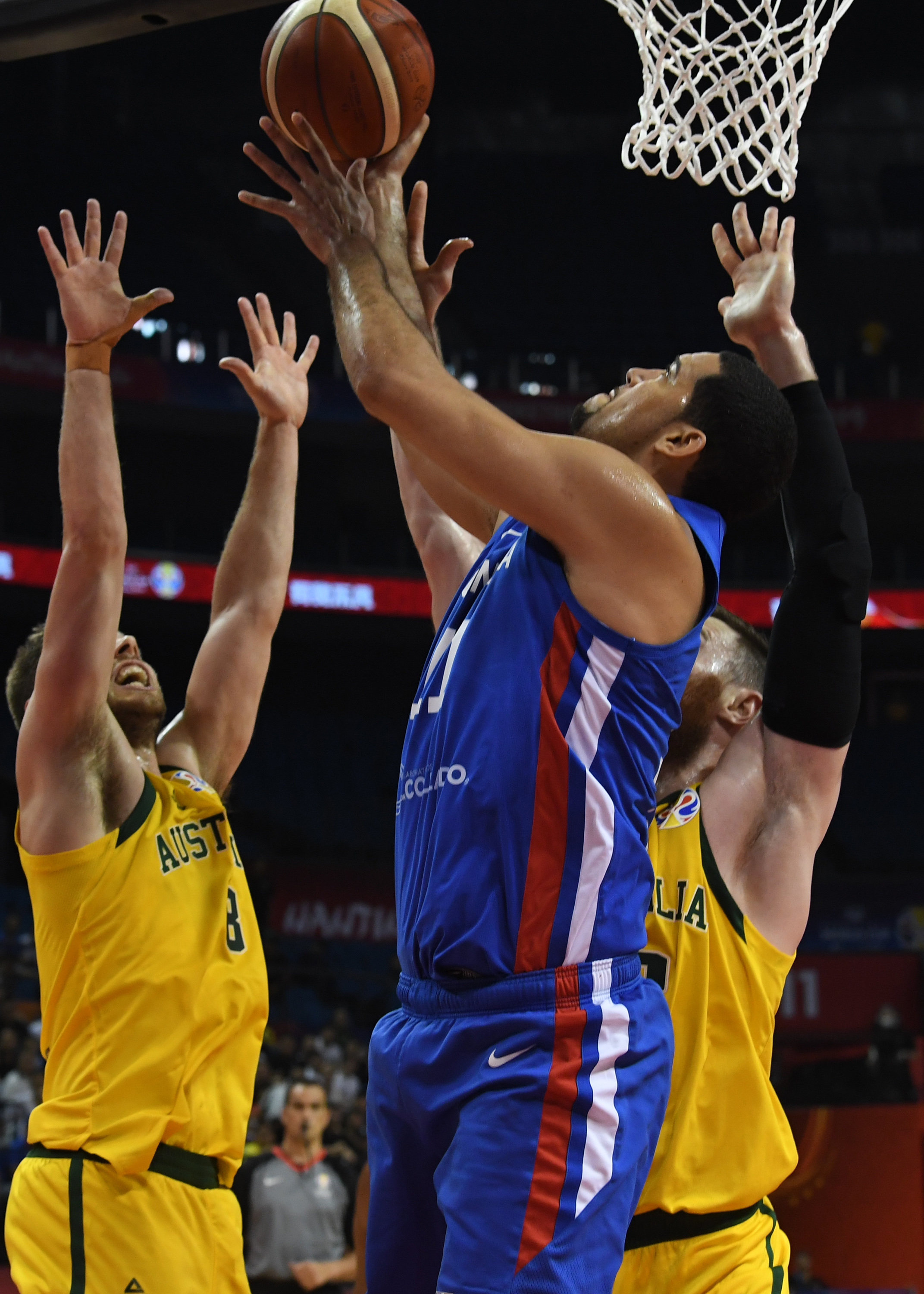 开云体育app-澳大利亚队教练压力巨大!,德布劳内遭遇七持续失利赢得满堂喝彩-开云体育app